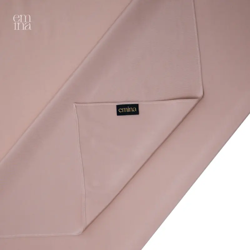 Eleganter Seidenschal für Damen in Beige – klassisch, edel und aus 100% Seide