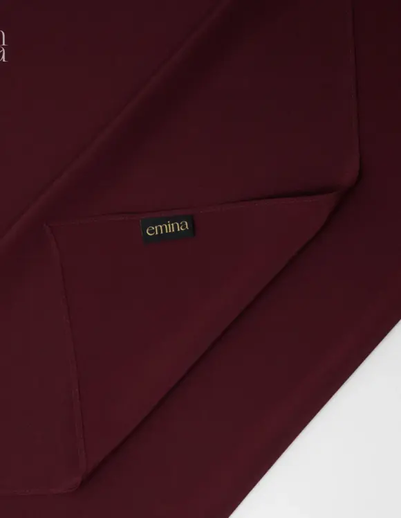 Edler Seidenschal in Bordeaux für Damen – luxuriöses Accessoire aus 100% echter Seide