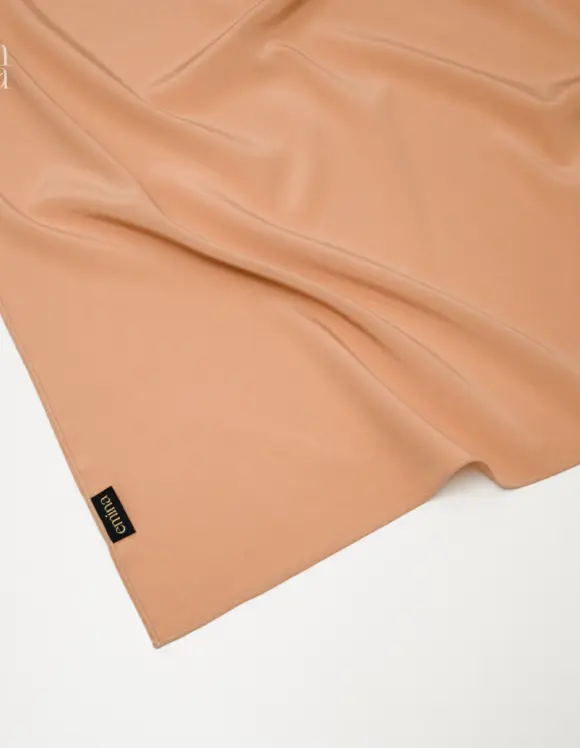Damen Seidenschal in Hell Apricot – leichtes Accessoire aus reiner Naturseide