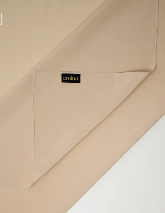 Eleganter Seidenschal für Damen in Sand – aus 100% reiner Seide, ideal für jeden Tag