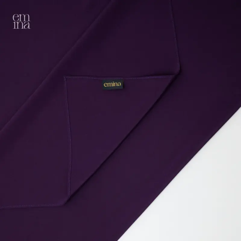Eleganter Seidenschal für Damen in Violett – luxuriös und weich, aus 100% Seide